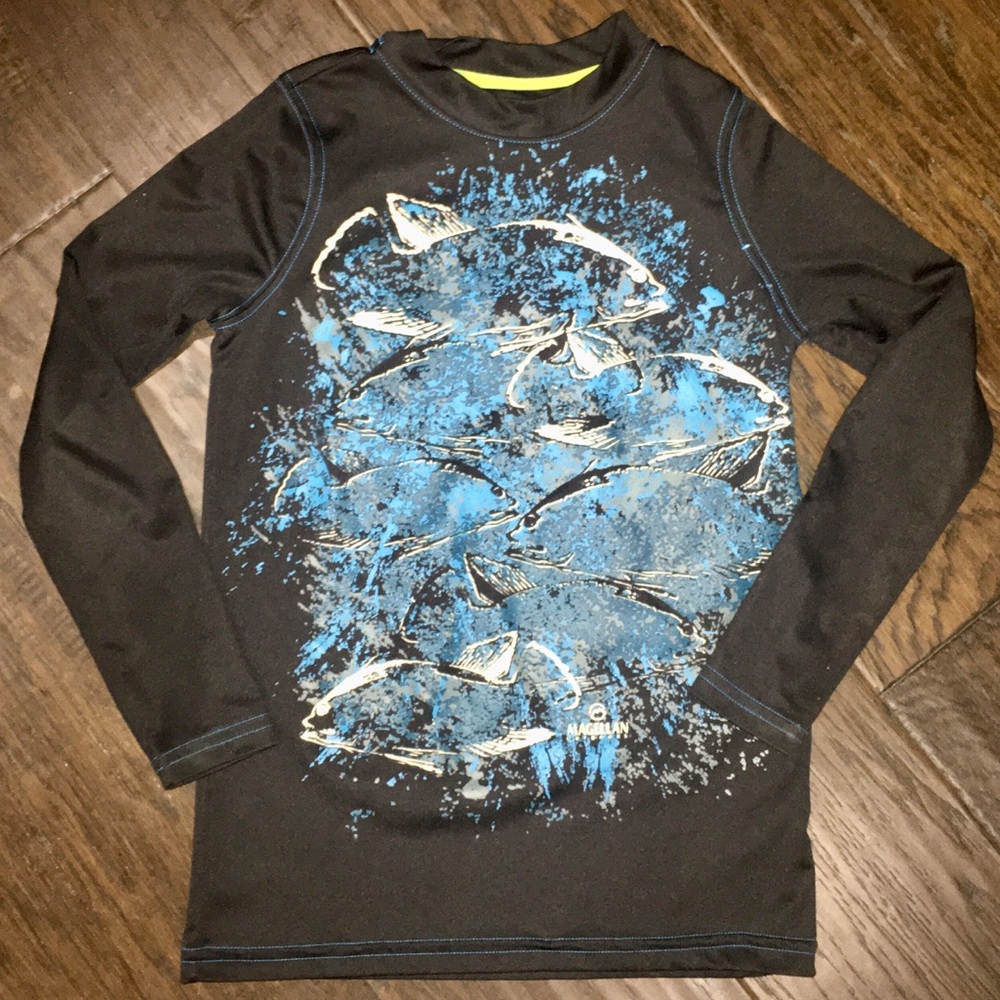 Boys Magellan long sleeve fishing tee. Size S (8)